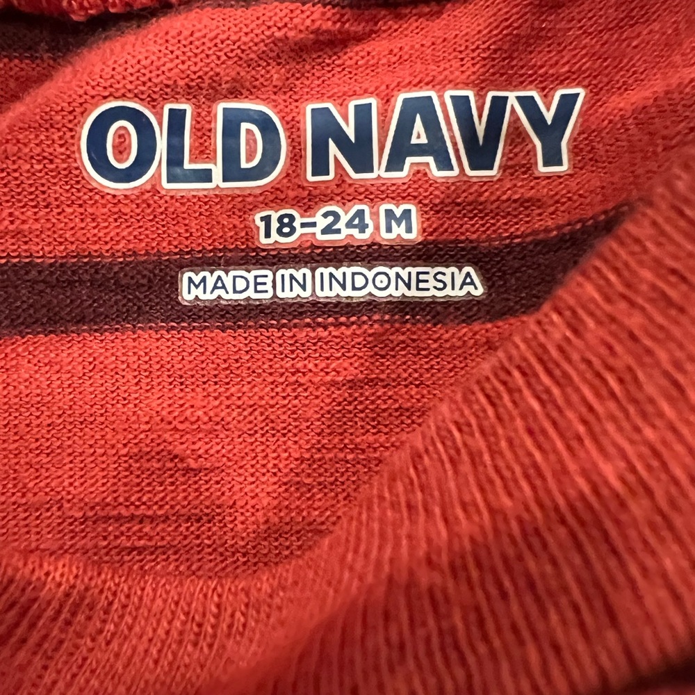 { Old Navy T-shirt Bundle } - Picture 4 of 5